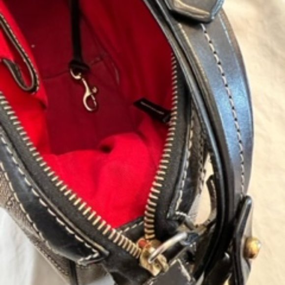 Dooney and Bourke pocketbook w/wallet - Picture 3 of 7